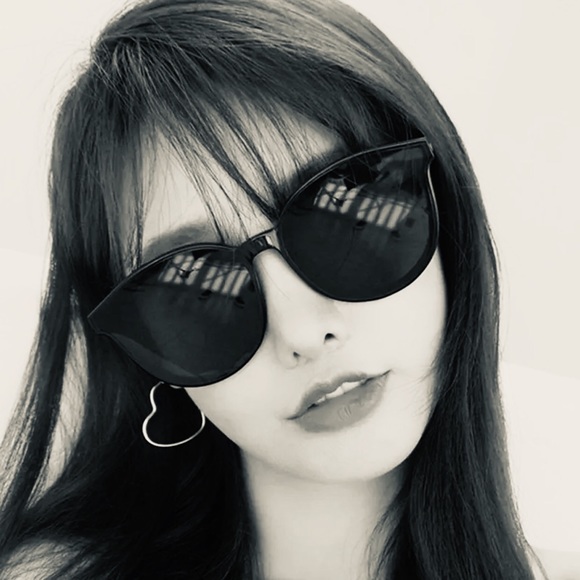 🥂”CHAMPAGNE WISHES”🥂CHAMPAGNE COLORED SUNNIES - Picture 3 of 4